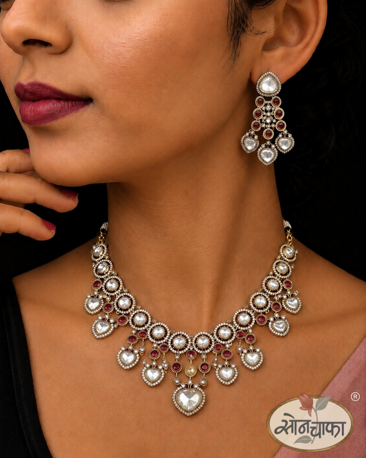 SPARKLING RAJASI NECKLACE