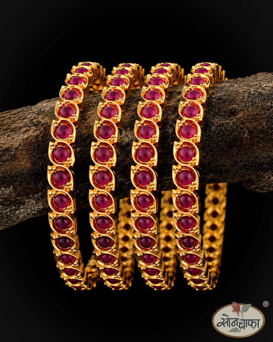 APPEALING ANTIQUE BANGLES