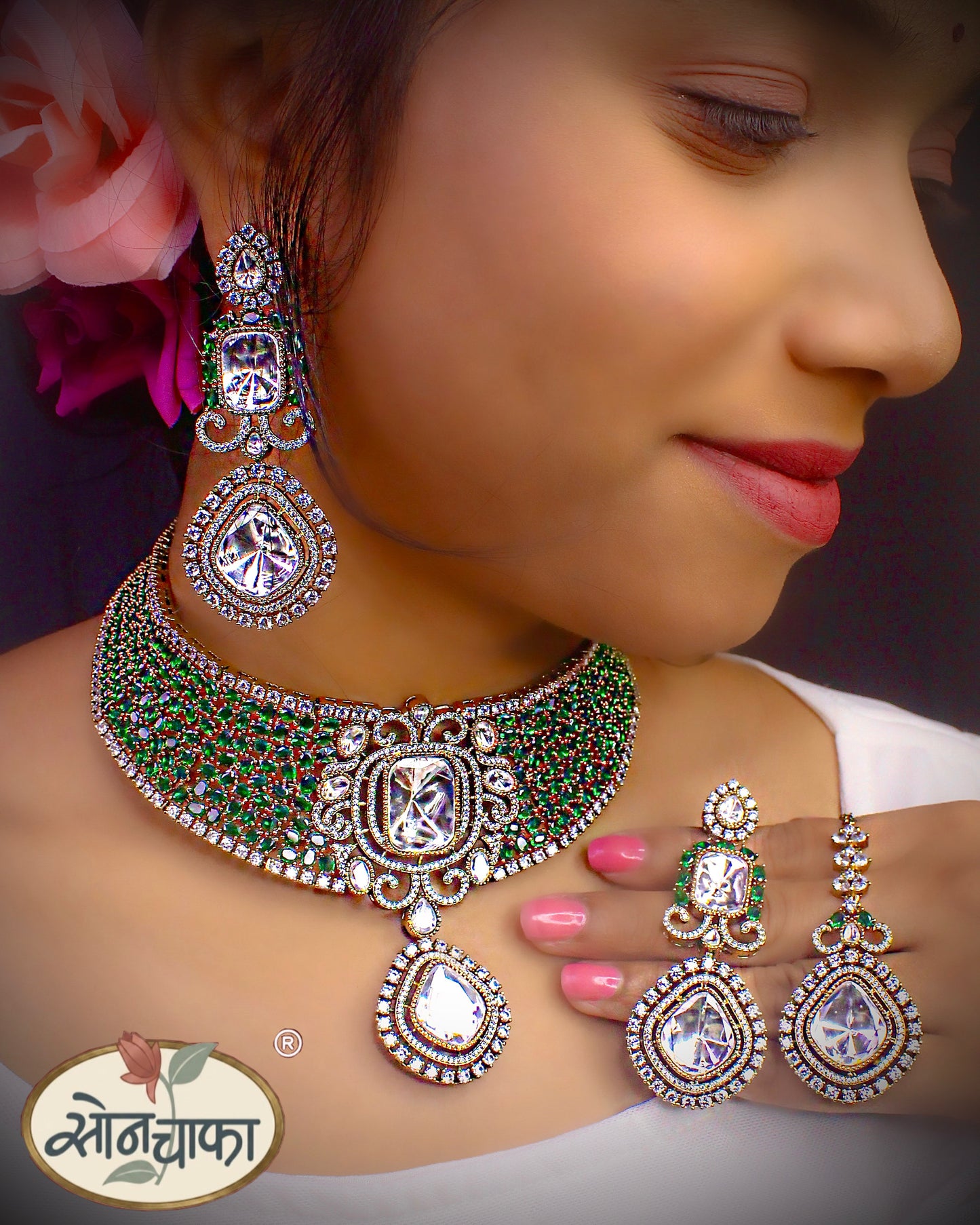 BEUTIFUL GREEN STONE NECKLACE