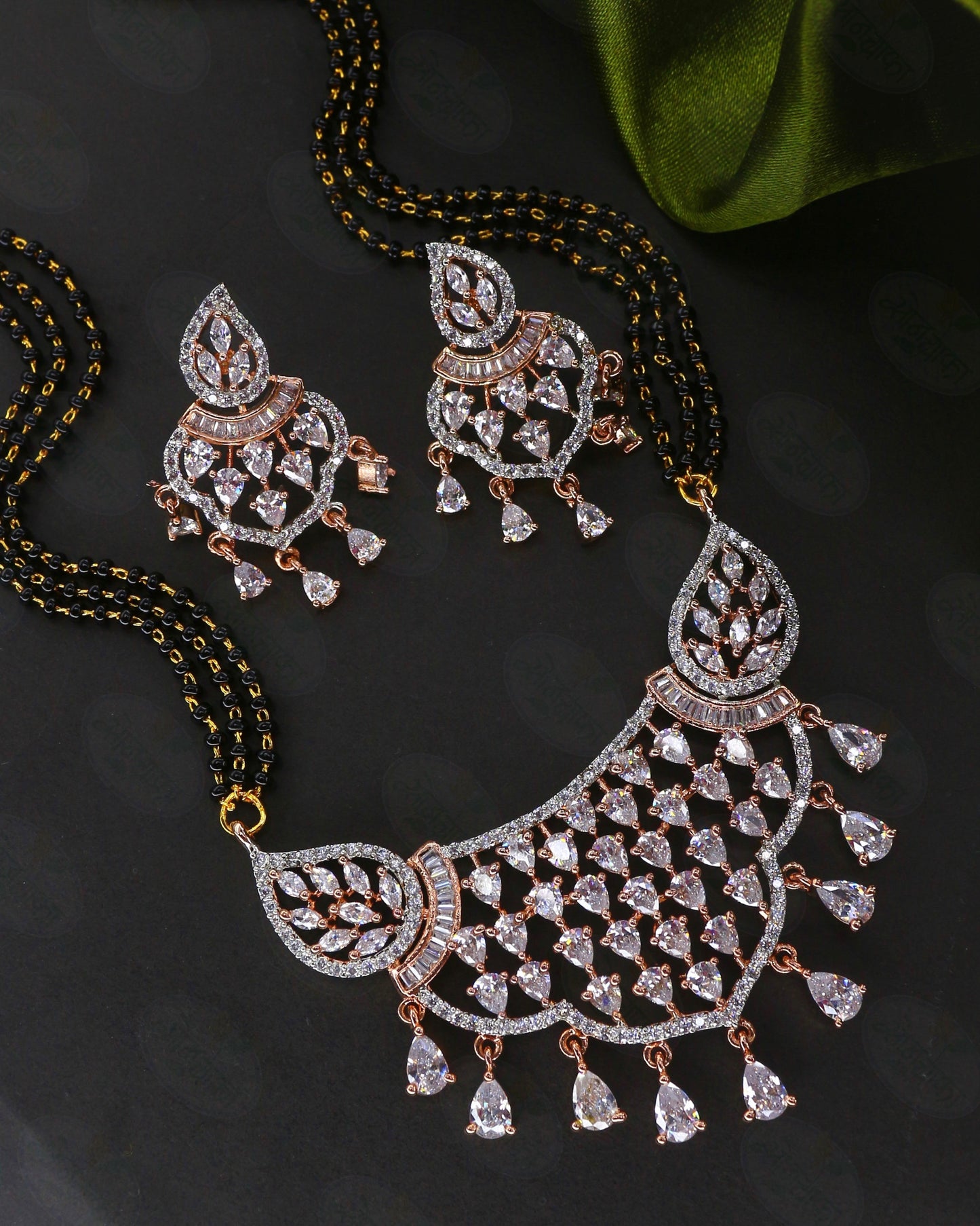 IMPRESSIVE DIAMOND MANGALSUTRA