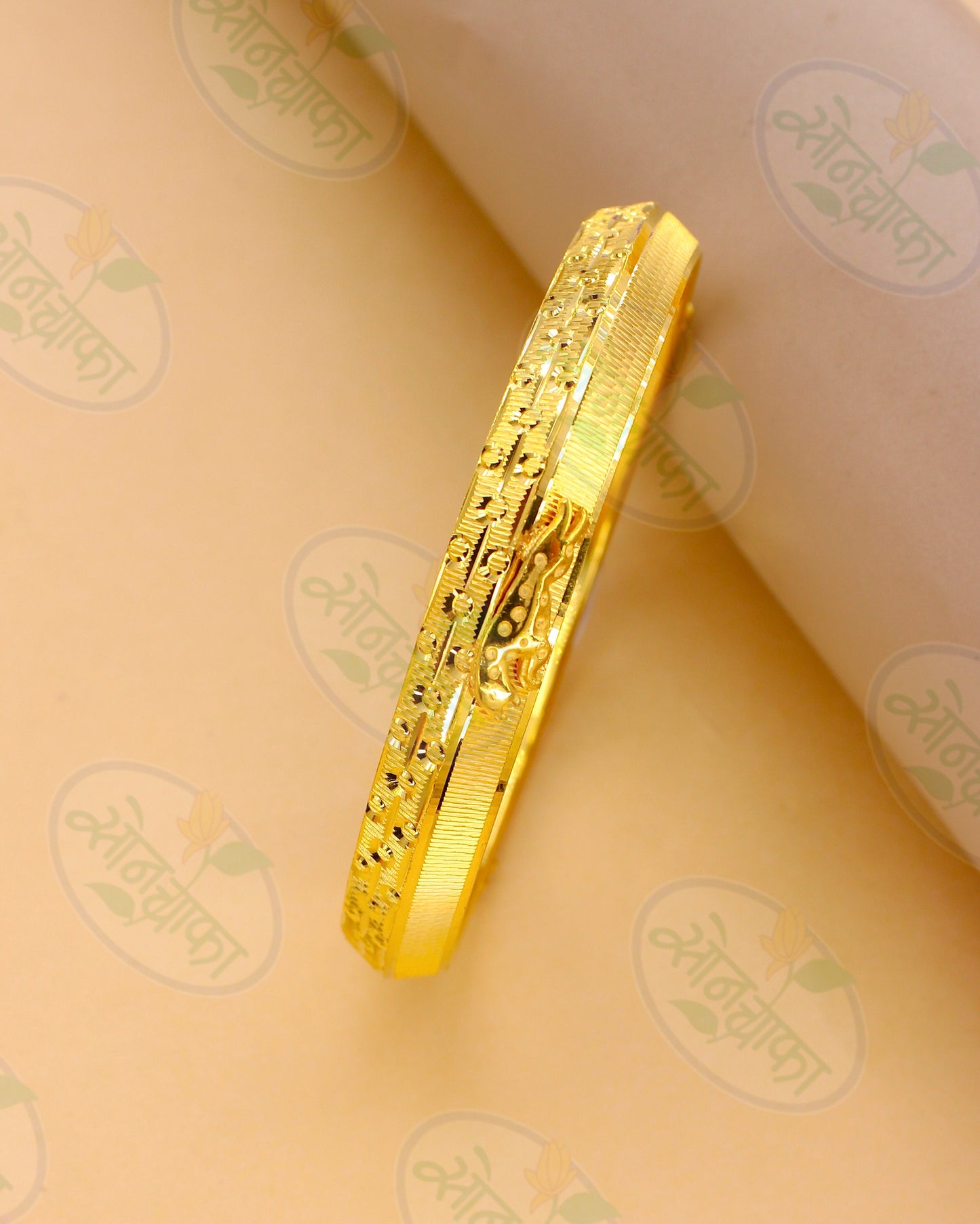 SPRKLING GOLD PLATED KADA