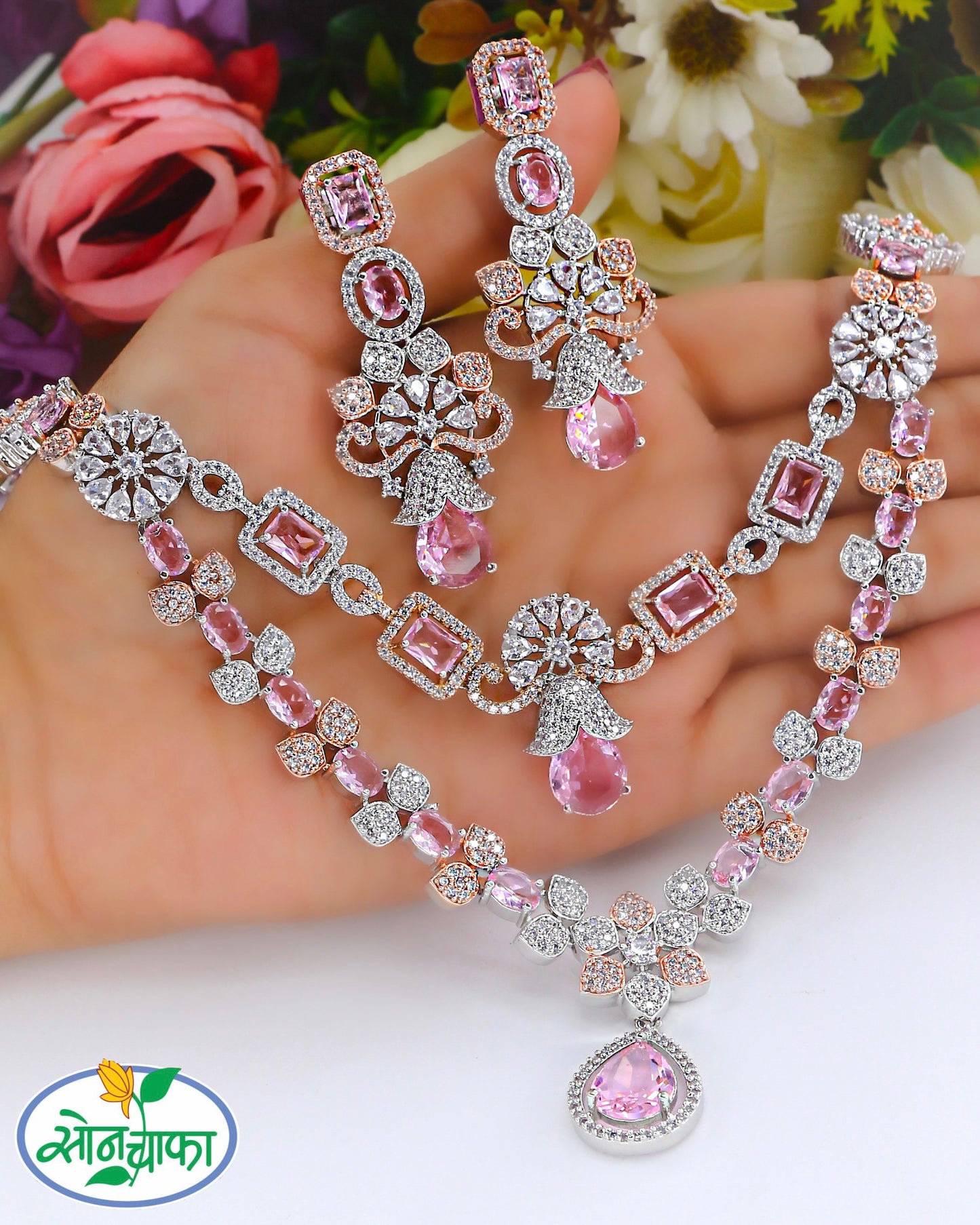 ROYAL GLAM DIAMOND NECKLACE