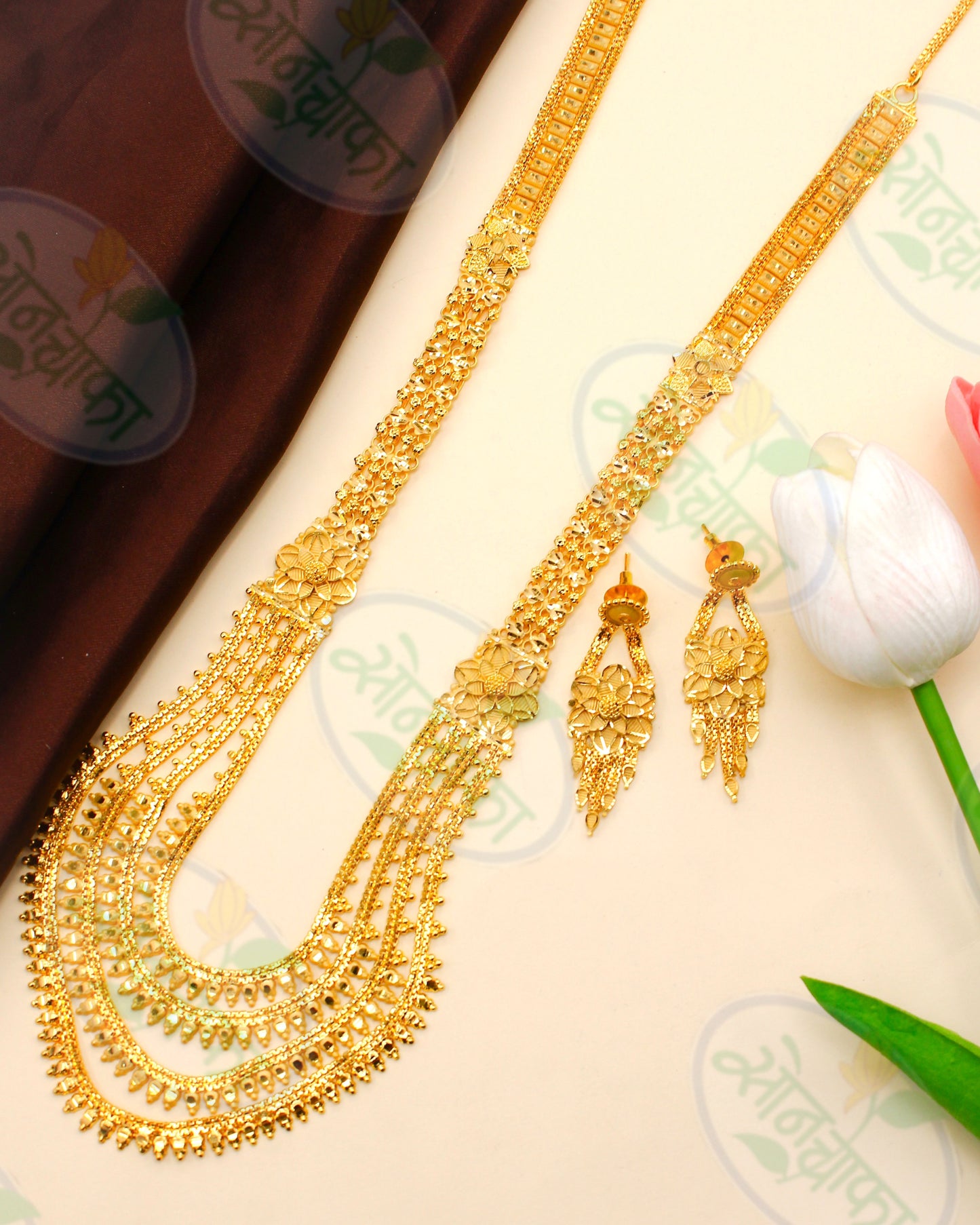 FLORAL DESIGNER RAANI HAAR