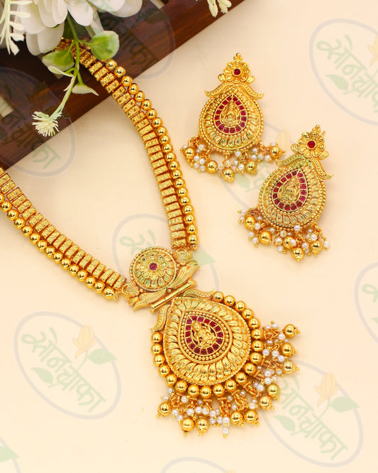 TRADITIONAL ANTIQUE NECKLACE