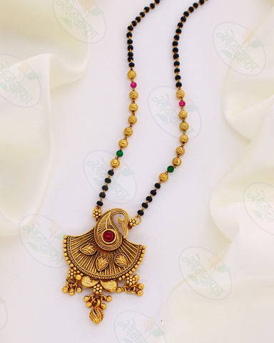 PRETTY AHILYA MANGALSUTRA