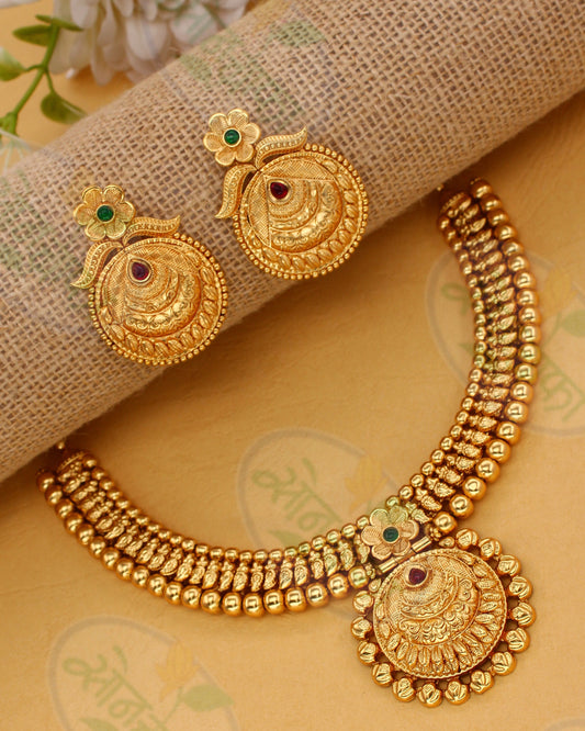 TRENDY ANTIQUE NECKLACE