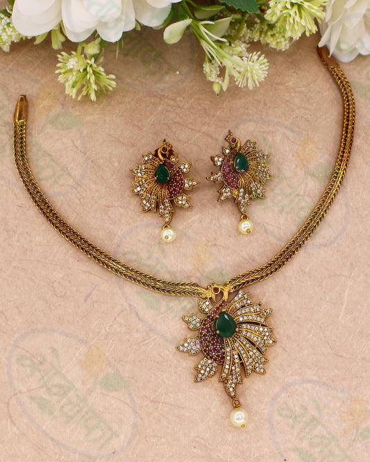 LEAF DESIGNER NECKLACE