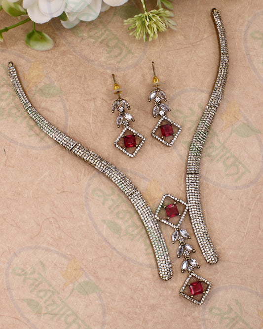 EXCLUSIVE PINK STONE NECKLACE