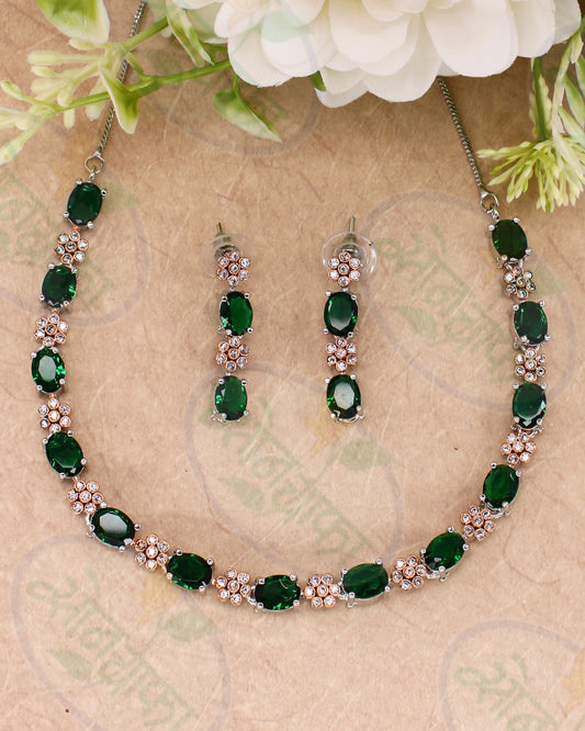 EXCLUSIVE ROSE GOLD NECKLACE