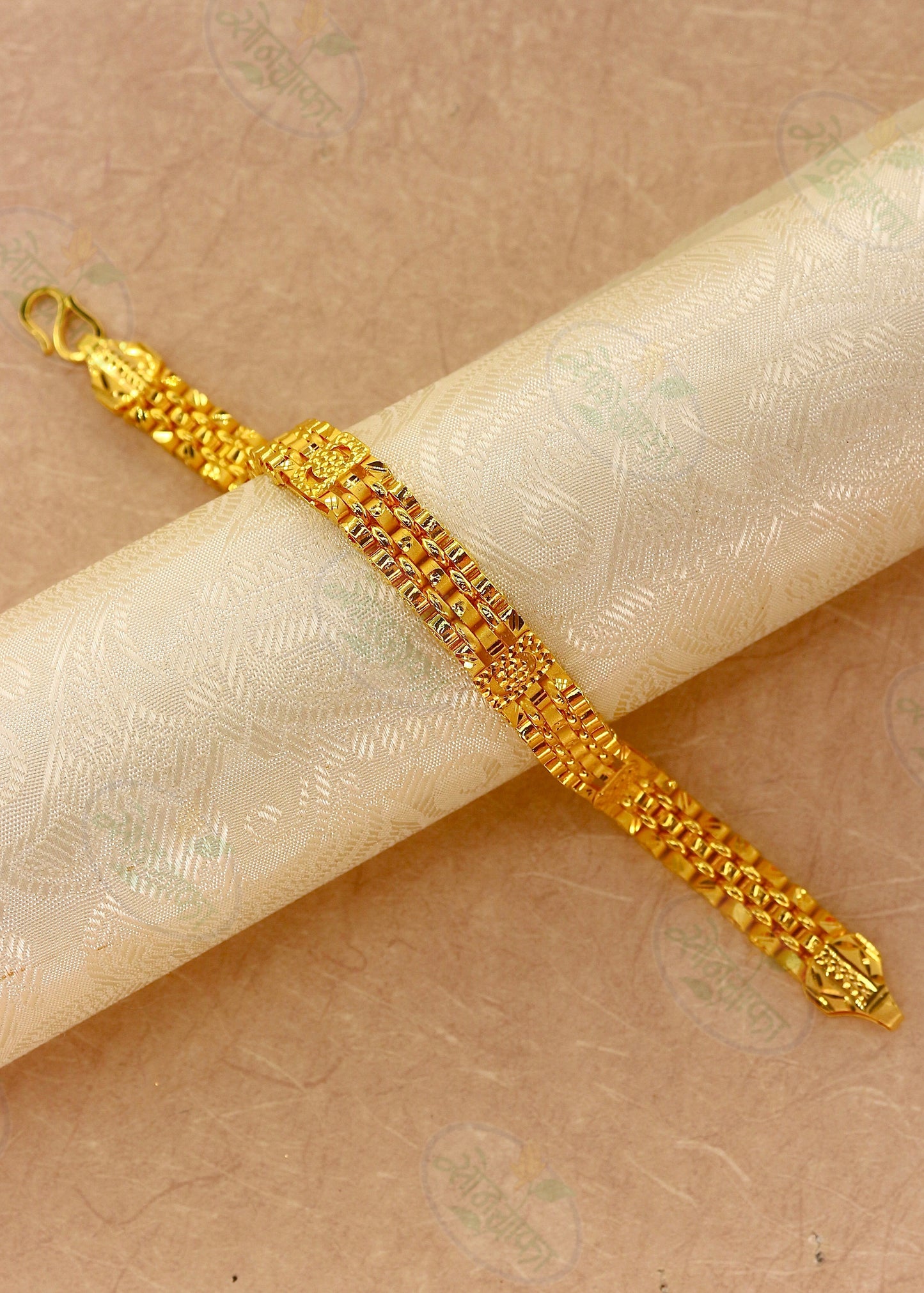 RADIANT GOLD PLATED BRACELATE