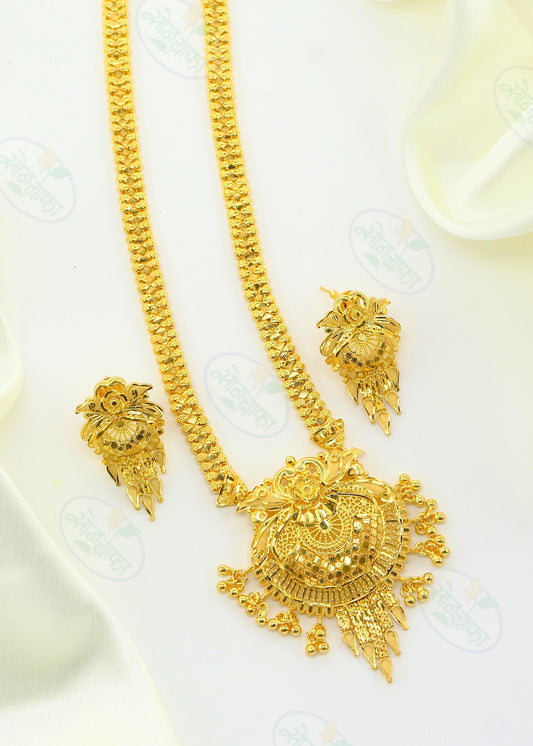 ENTICING GOLD PLATED NECKLACE