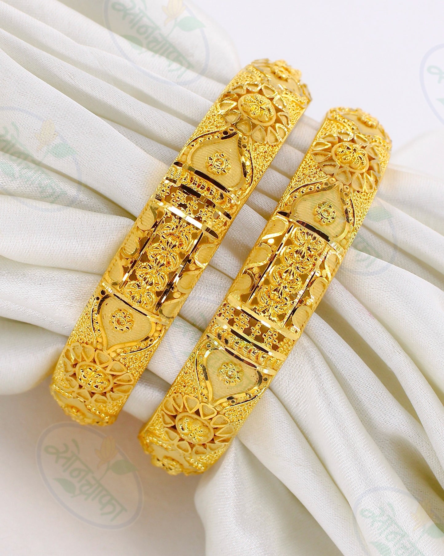 ENTHRALL GOLD PLATED BANGLES