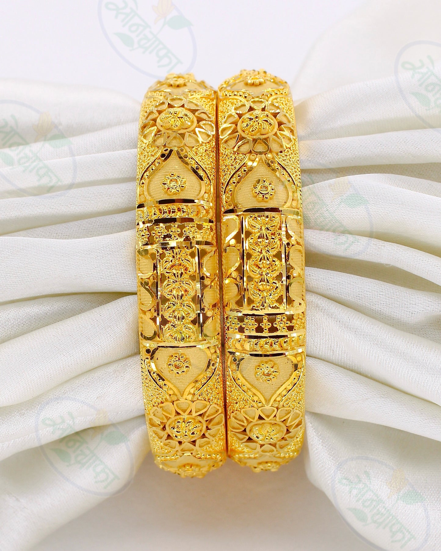 ENTHRALL GOLD PLATED BANGLES