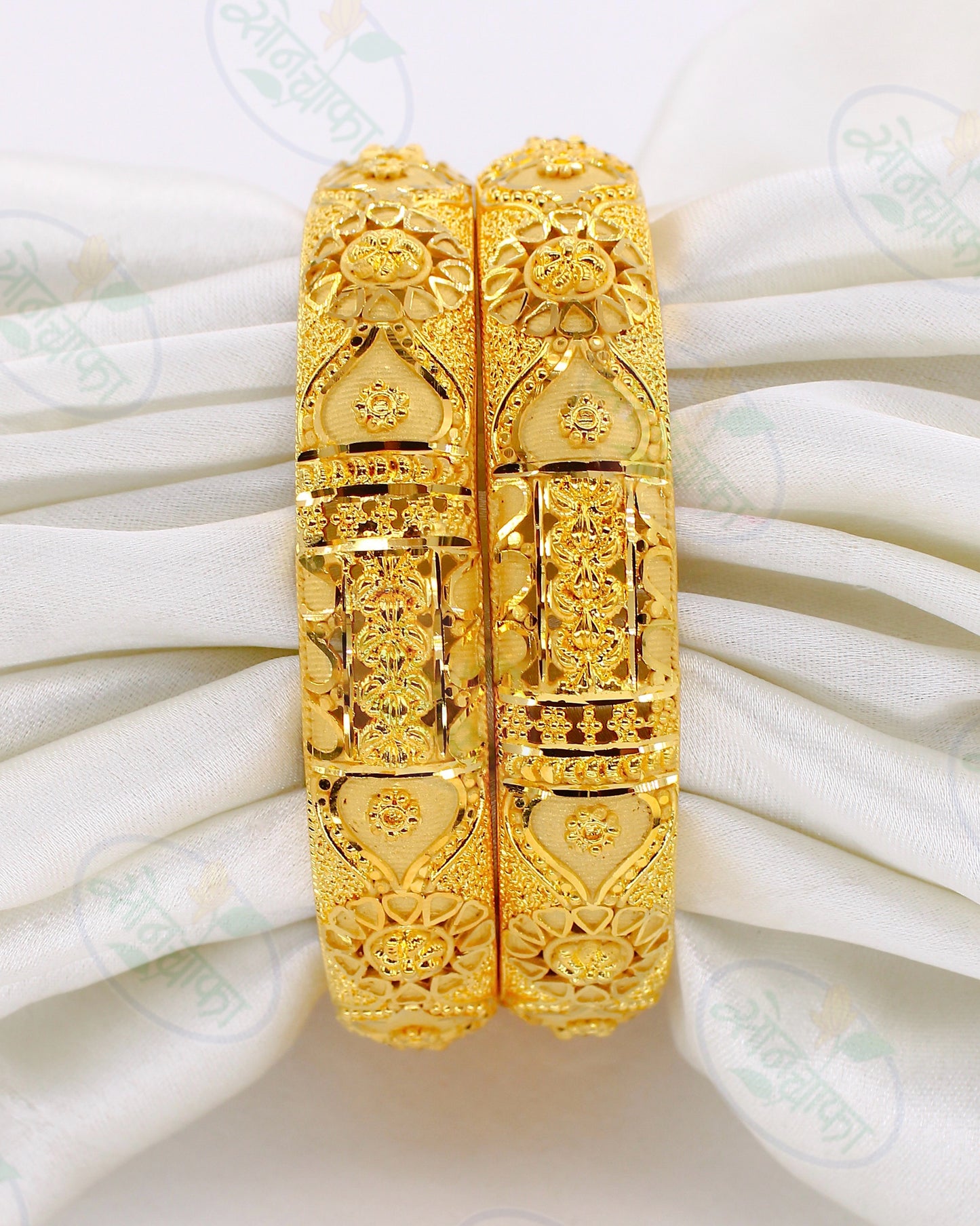 ENTHRALL GOLD PLATED BANGLES