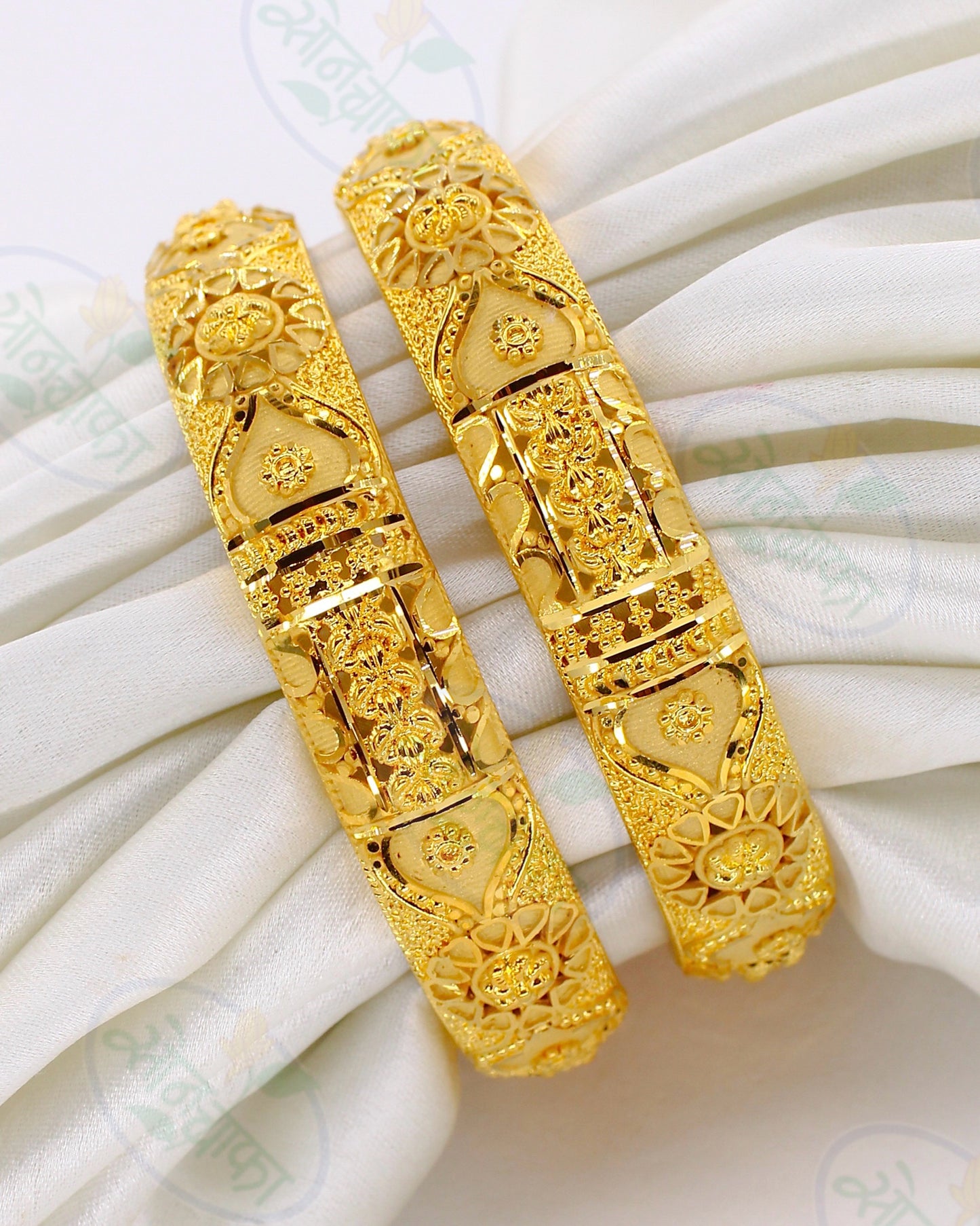 ENTHRALL GOLD PLATED BANGLES