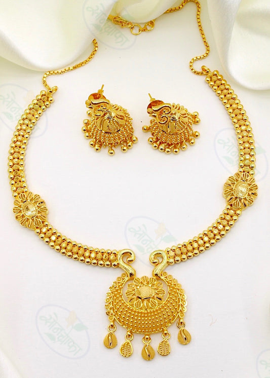 DAZZLING DESIGNER NECKLACE