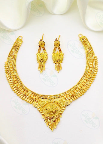 CAPTIVATING GOLD PLATED NECKLACE