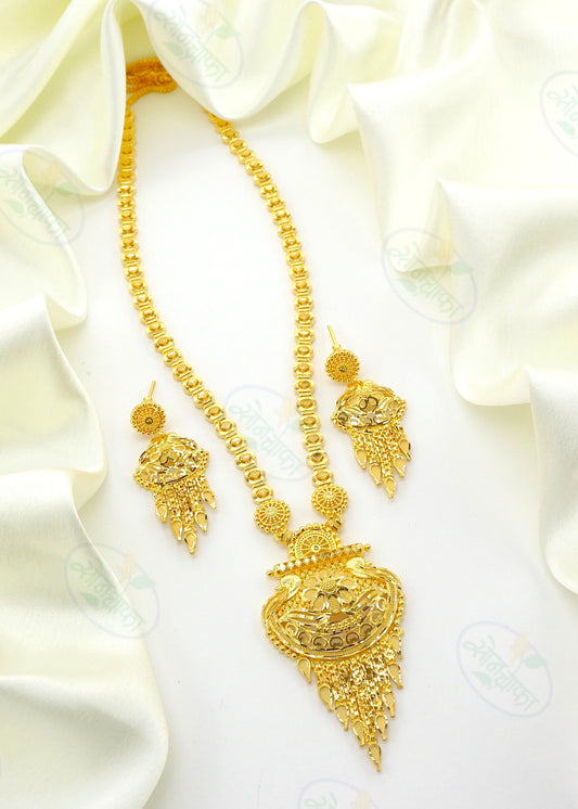 SPLENDID DESIGNER GOLDEN NECKLACE