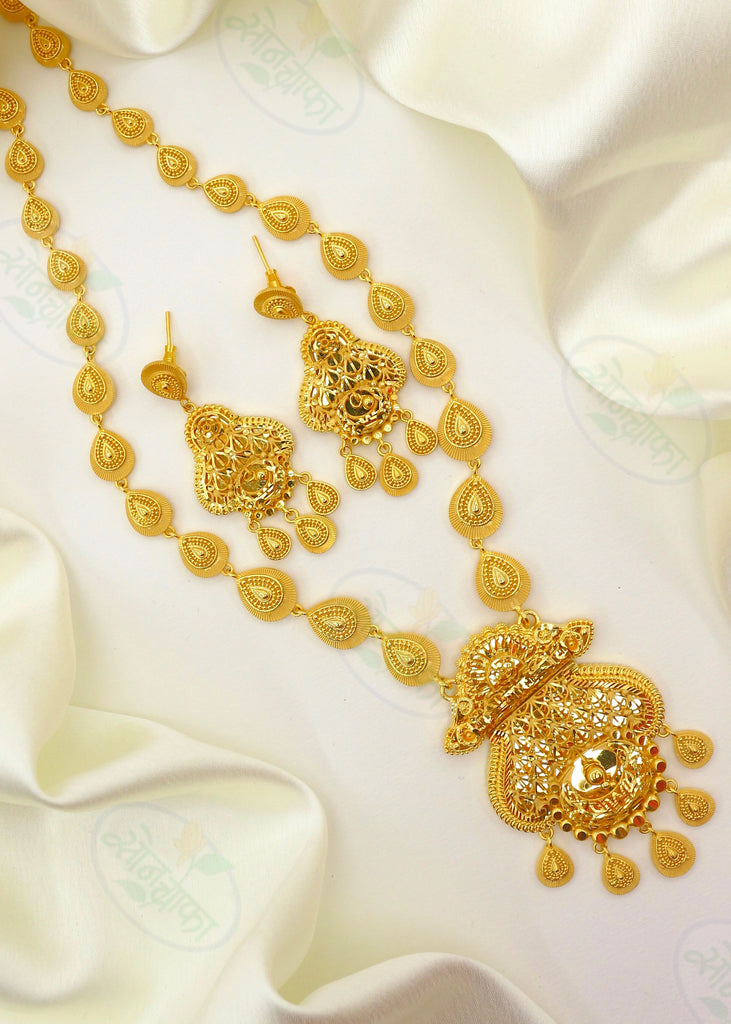 Gold necklace new on sale collection