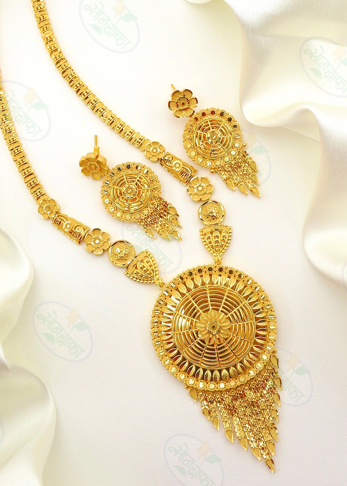 ATTRACTIVE FLORET NECKLACE