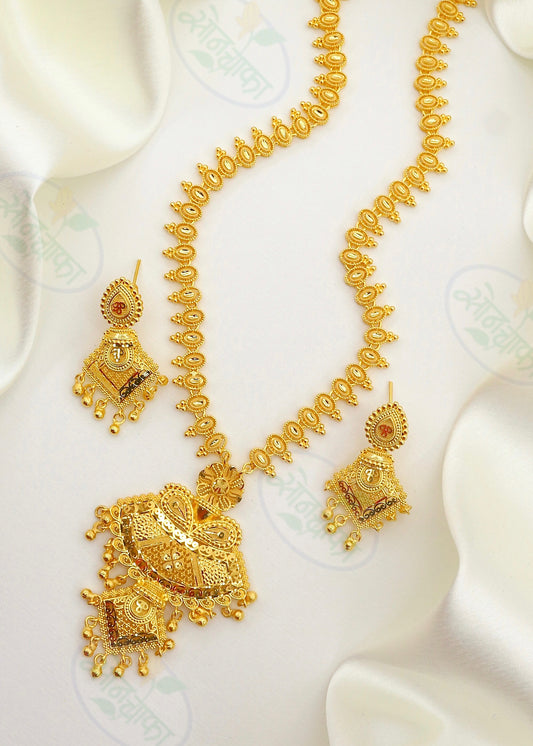 EXQUISITE GOLDEN  NECKLACE