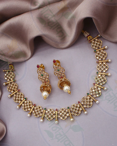 SPARKLING ANTIQUE NECKLACE