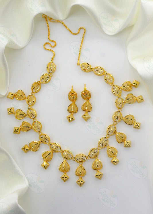 FANCY & UNIQUE GOLD PLATED NECKLACE