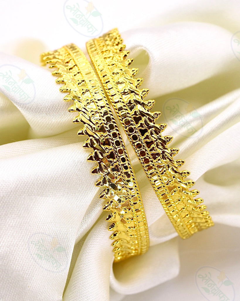 Trendy hot sale gold bangles