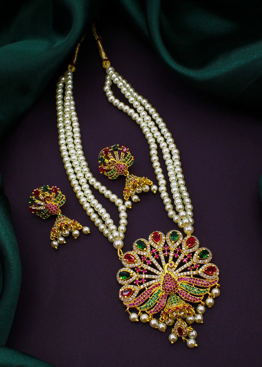 CLASSIC MOTI NECKLACE