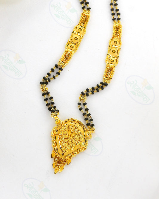 GLIMMERING GOLD PLATED MANGALSUTRA