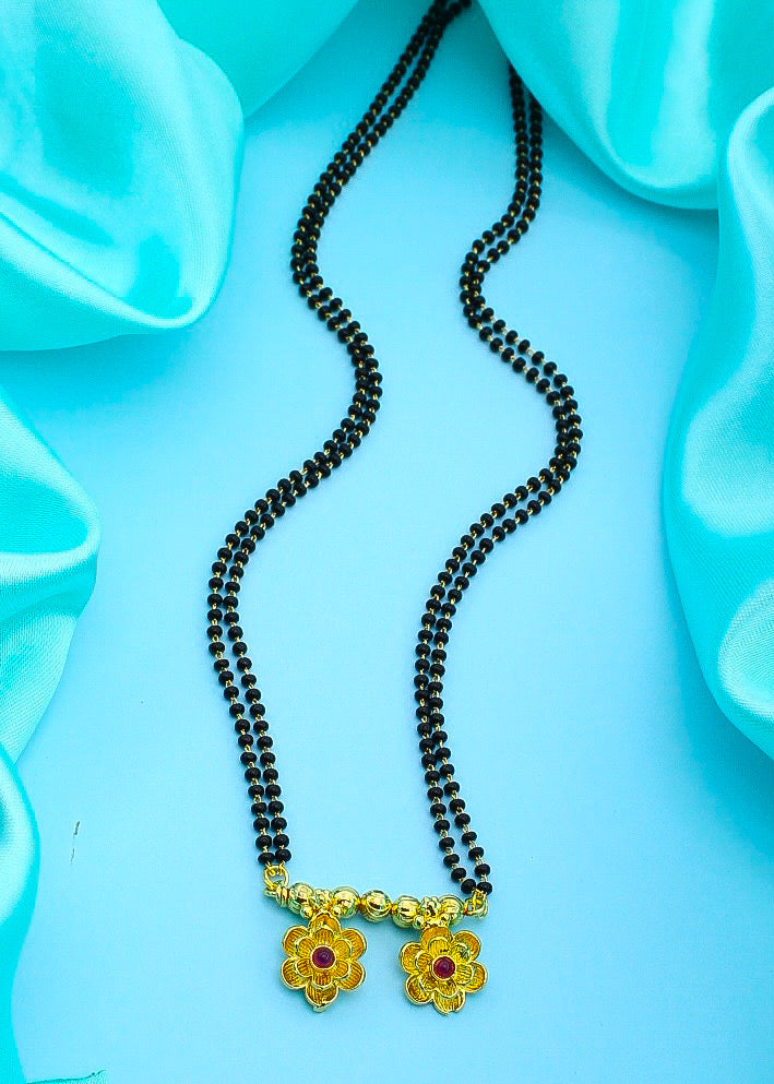 GOLDEN FLORAL PENDANT MANGALSUTRA