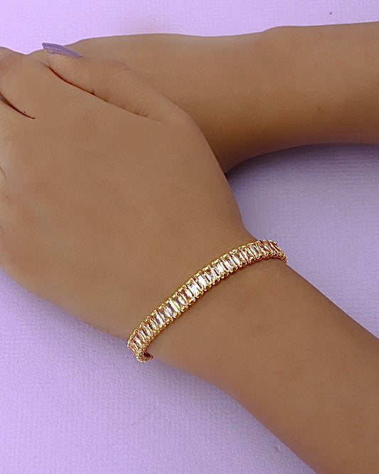 STYLISH GOLD BRACELET