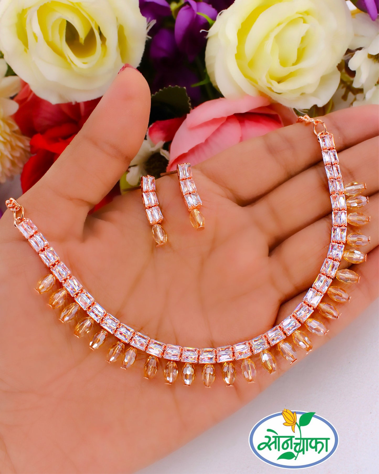 PRETTY DIA NECKLACE