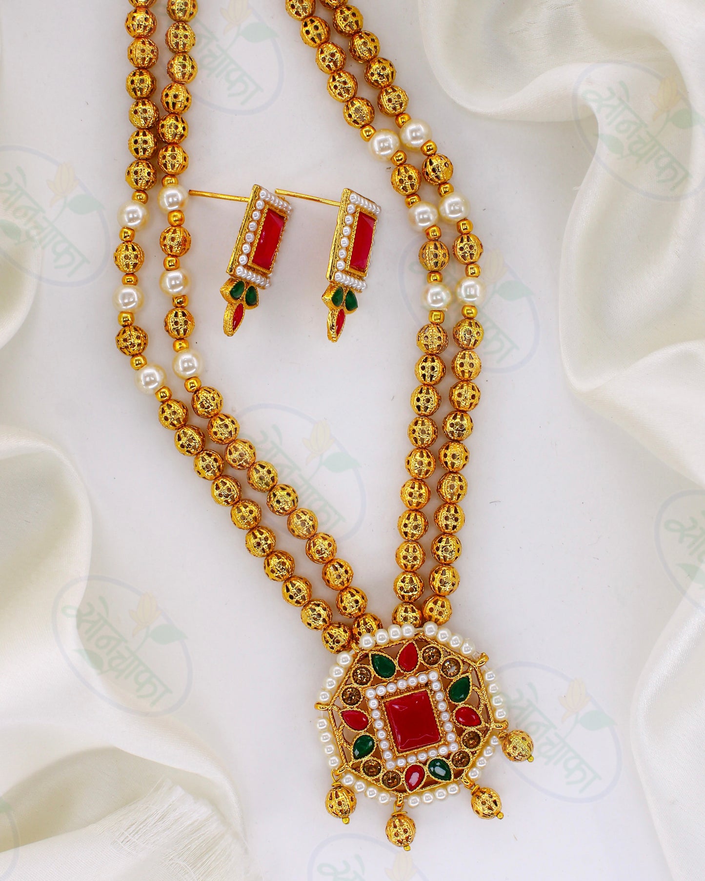 STUNNING ANTIQUE NECKLACE