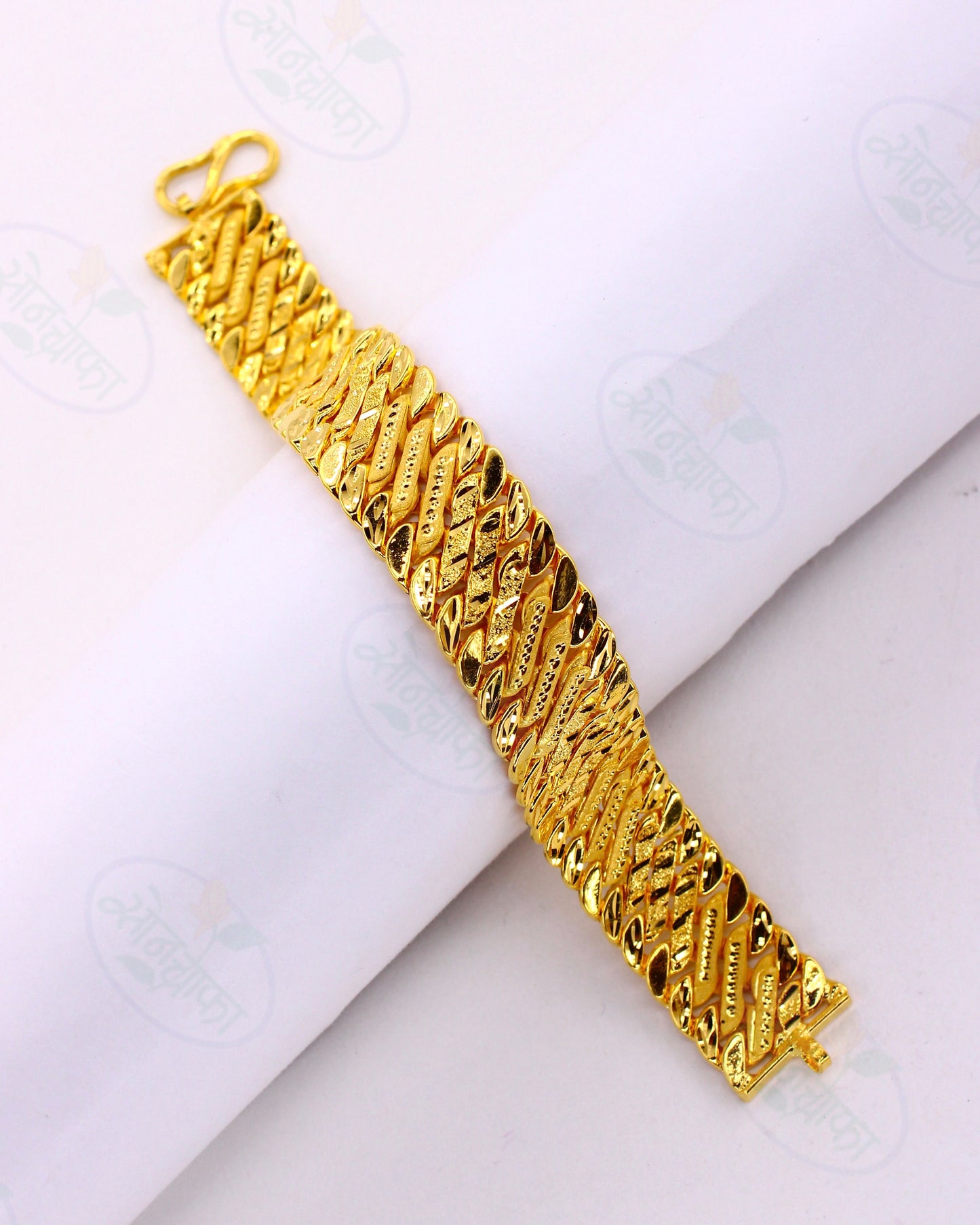 SPLENDID GOLD PLATED BRACELET