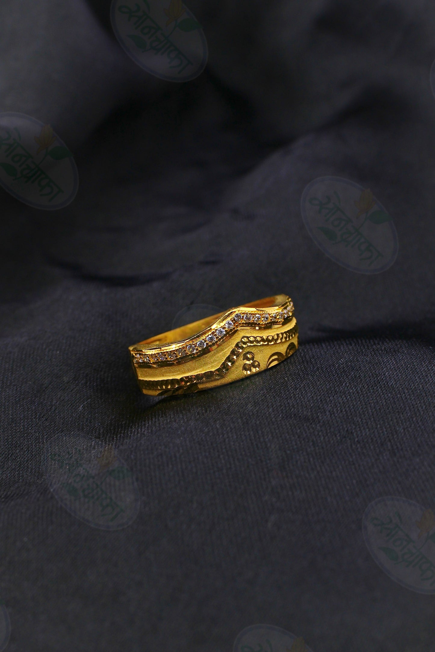 SHINNING GOLDEN RING