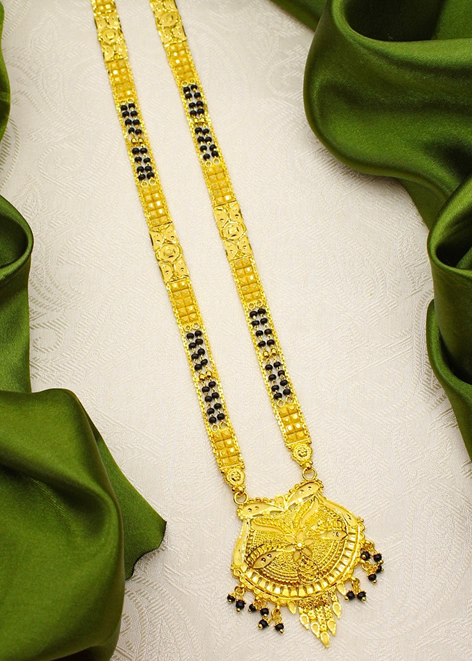 GRACEFUL DESIGNER MANGALSUTRA