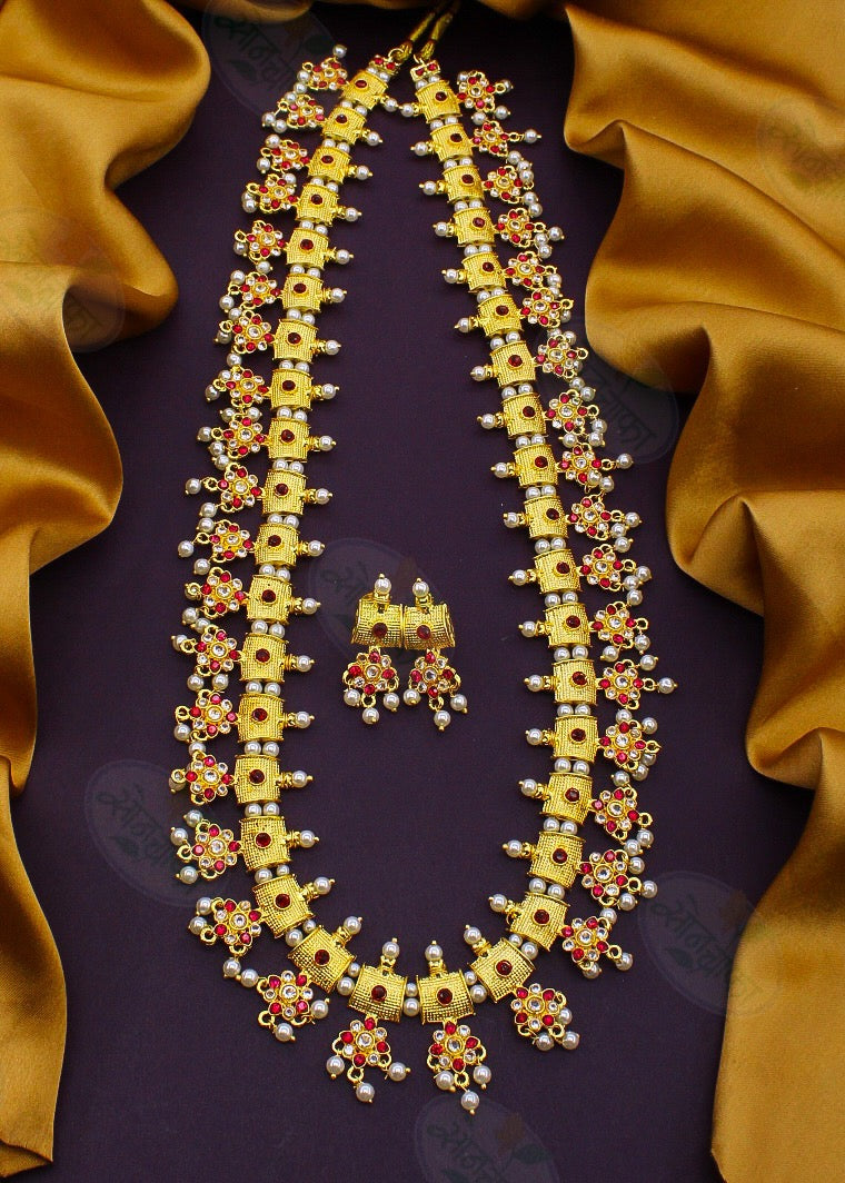 CLASSIC MOTI NECKLACE