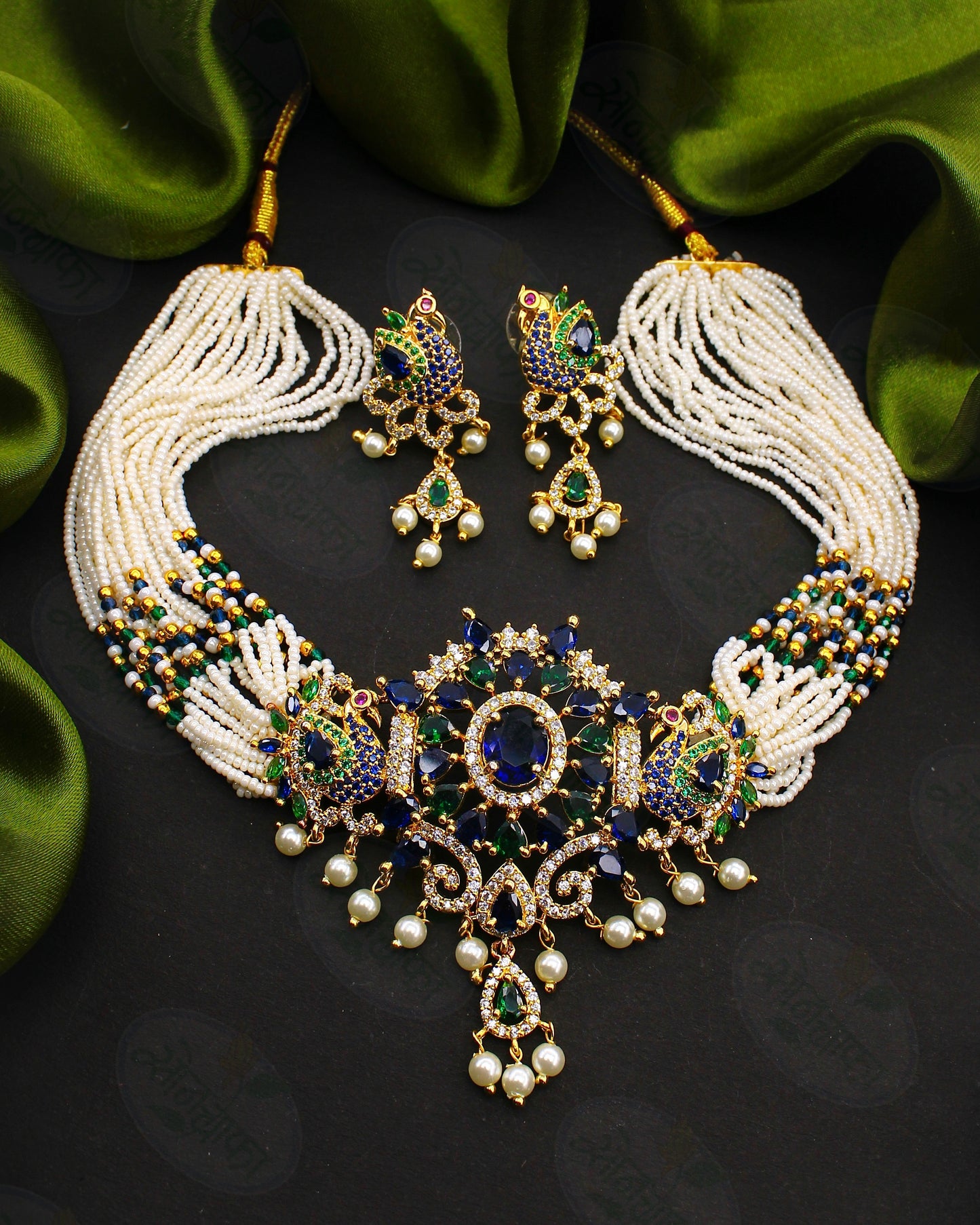 GORGEOUS PEARL NECKLACE