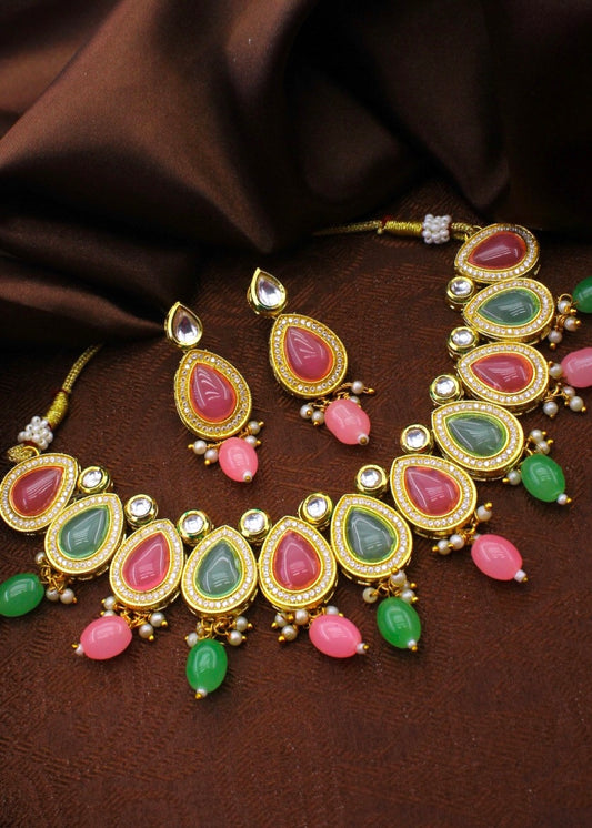 EXCLUSIVE KUNDAN NECKLACE