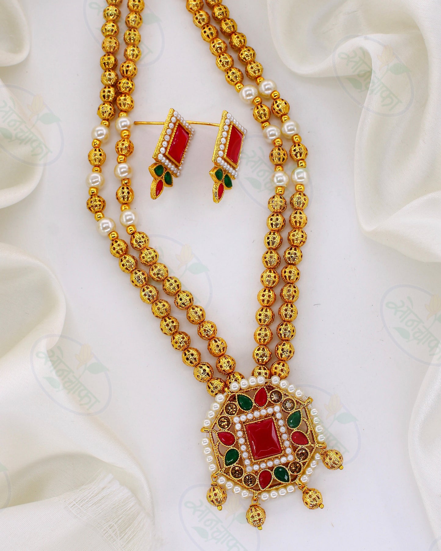 STUNNING ANTIQUE NECKLACE