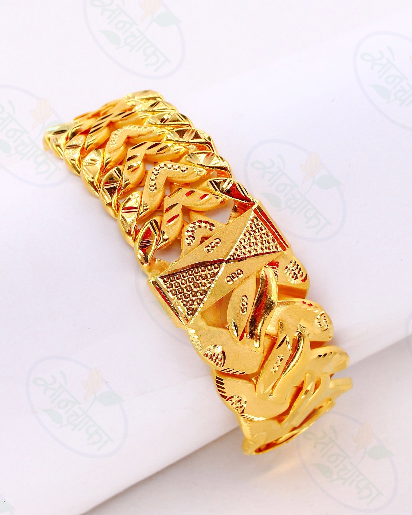 BRILLIANT GOLD PLATED BRACELATE