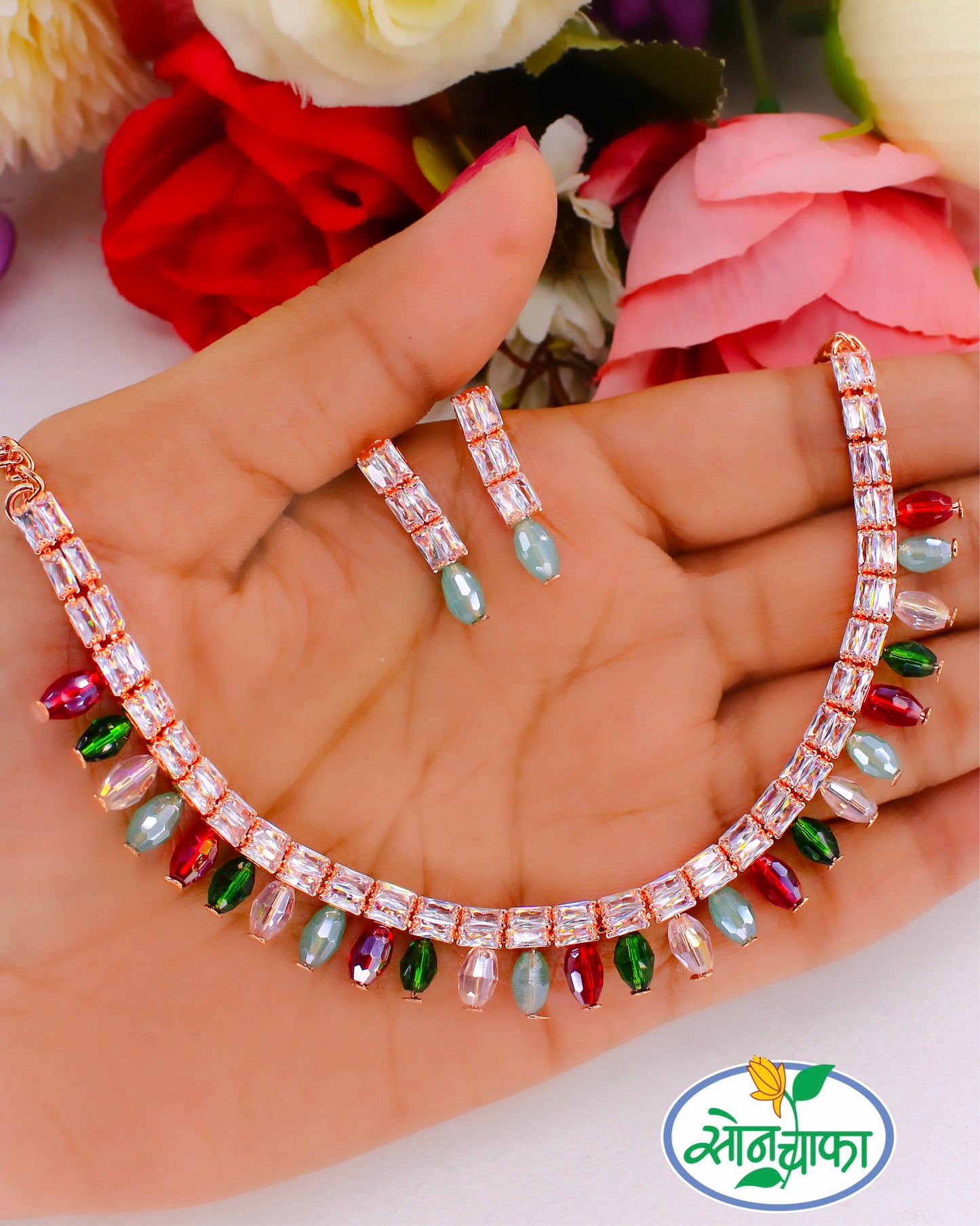 PRETTY DIA NECKLACE