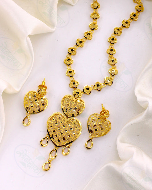 SLEEK TEXTURED GOLD PLATED NECKLACE