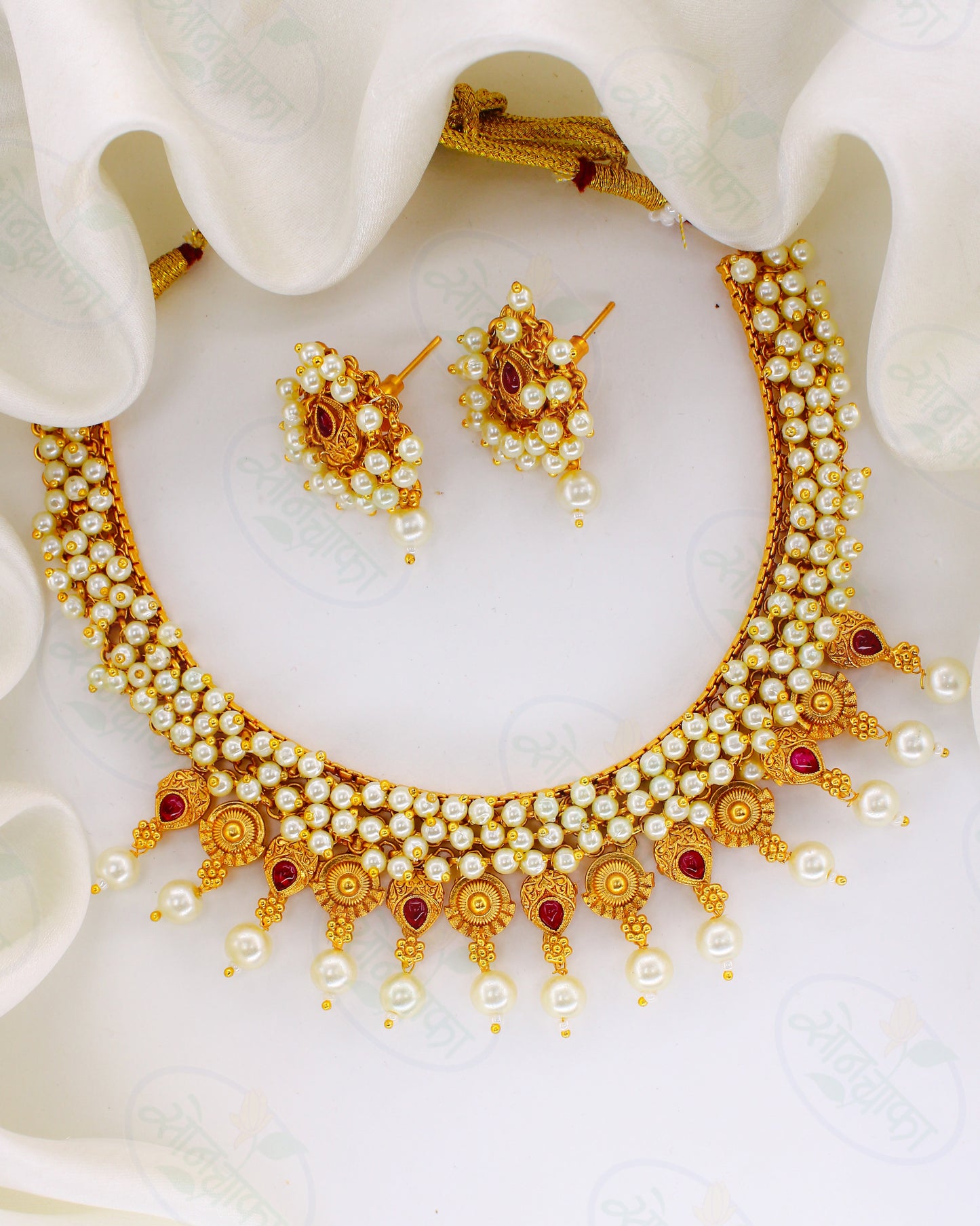 ENCHANTED ALLURE PEARL NECKLACE