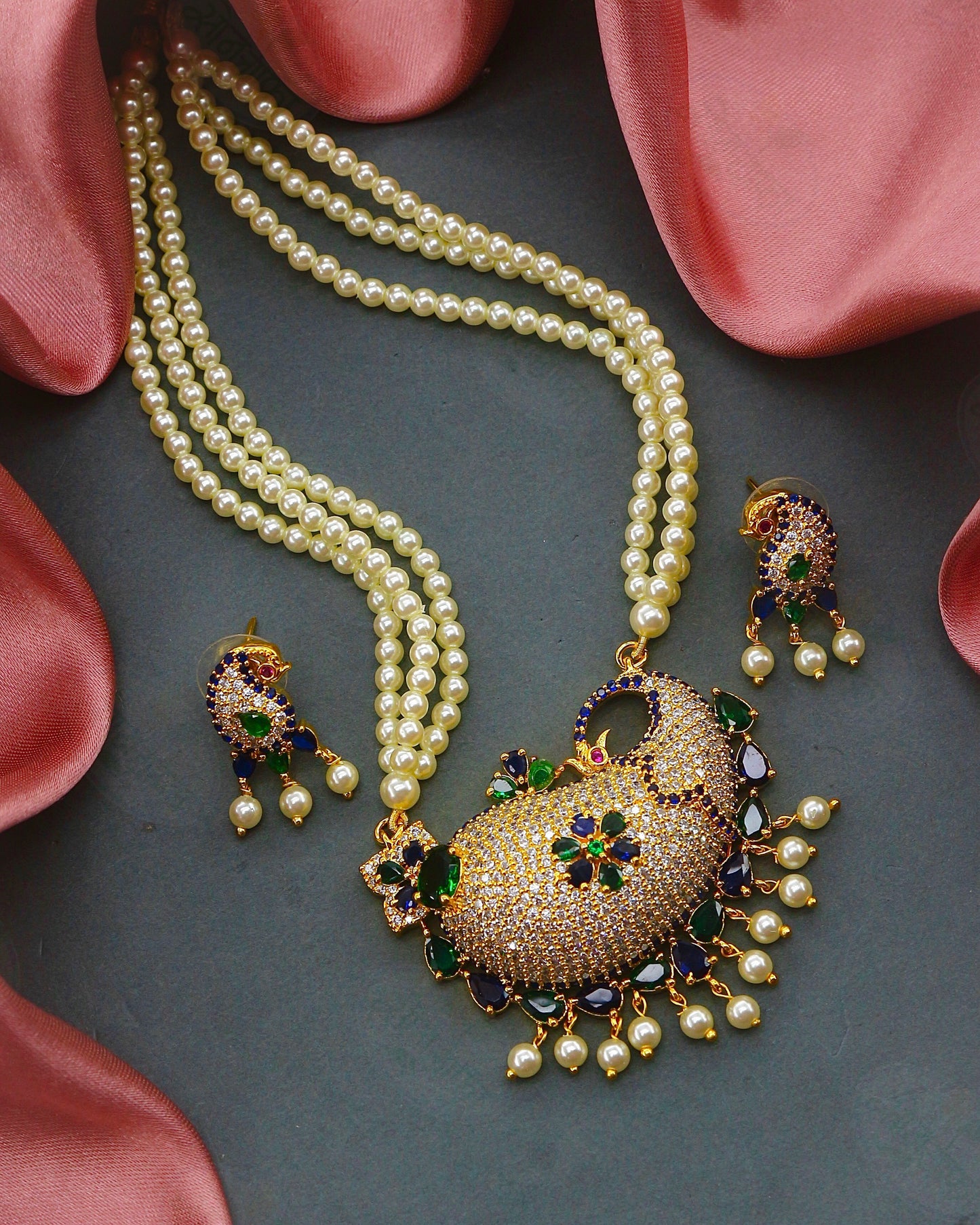EXQUISITE PEACOCK MOTI NECKLACE