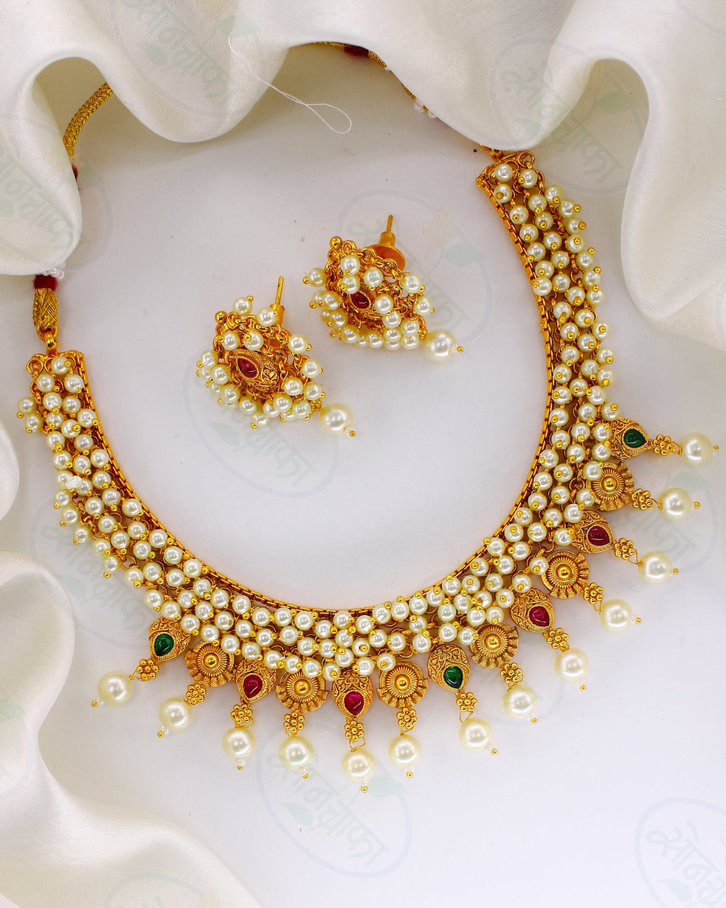 ENCHANTED ALLURE PEARL NECKLACE