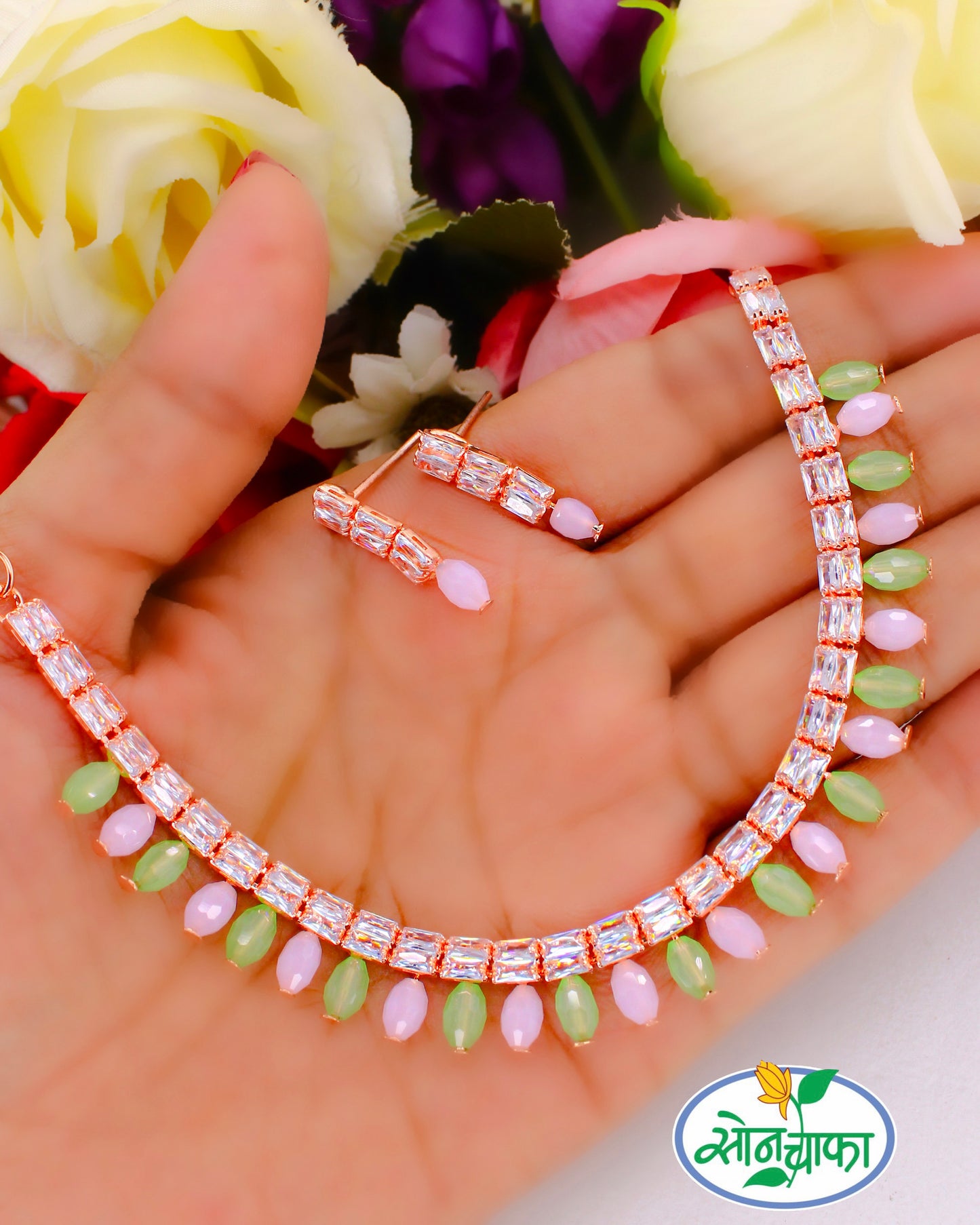 PRETTY DIA NECKLACE