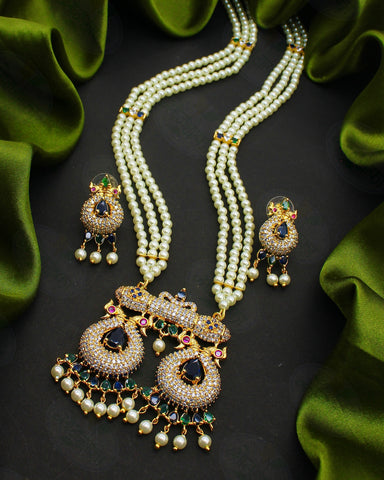 STYLISED GLAM PEARL NECKLACE
