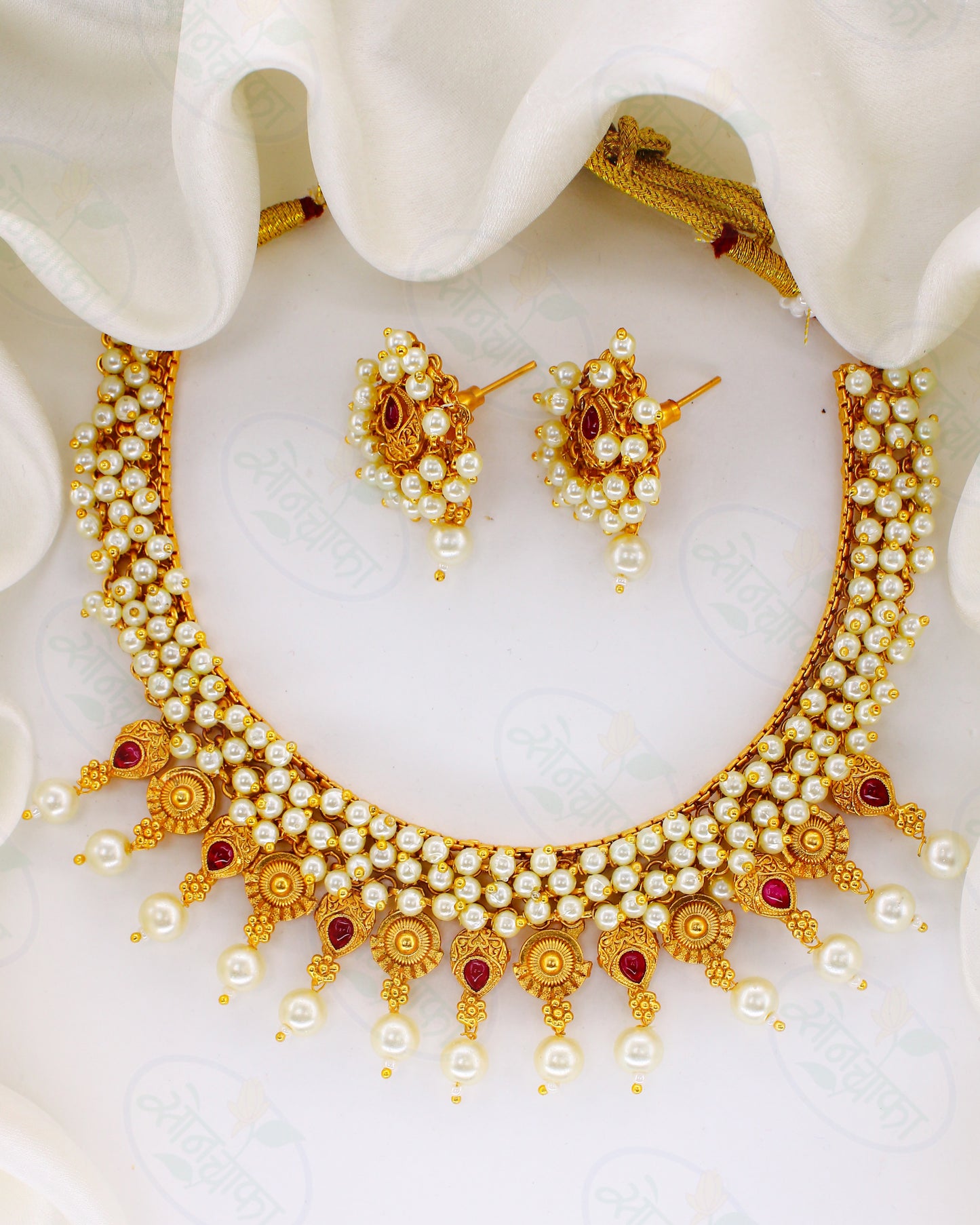 ENCHANTED ALLURE PEARL NECKLACE